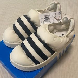 Adidas puffylette women’s sneakers, size 7, white and black